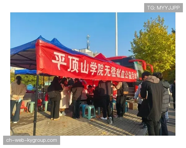 军训献血获假质疑 校方回应：无强制性规定，军人献血的标语